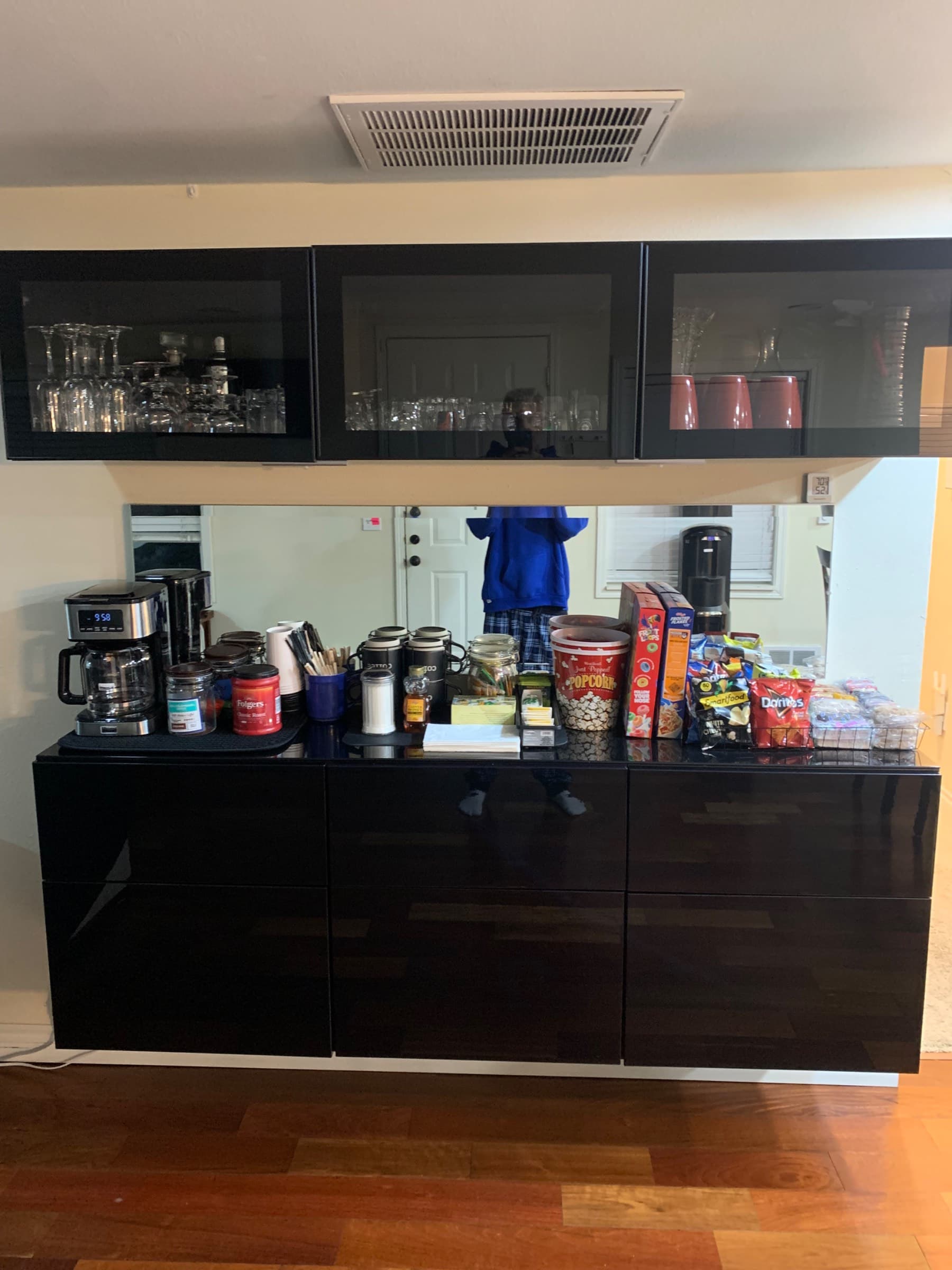Snack and coffee bar